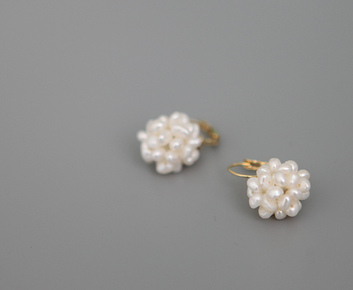 flower pearl earrings 